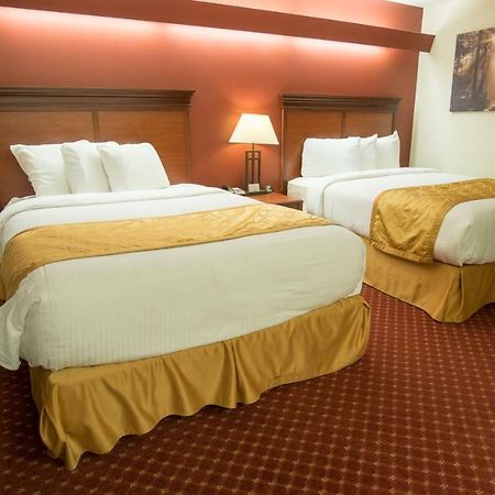 Shepherd Mountain Inn & Suites Pilot Knob Bagian luar foto