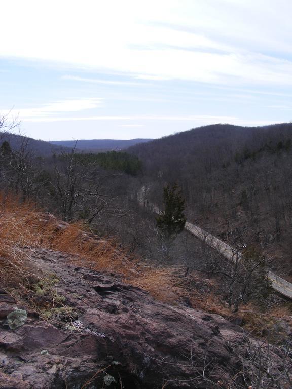 Shepherd Mountain Inn & Suites Pilot Knob Bagian luar foto
