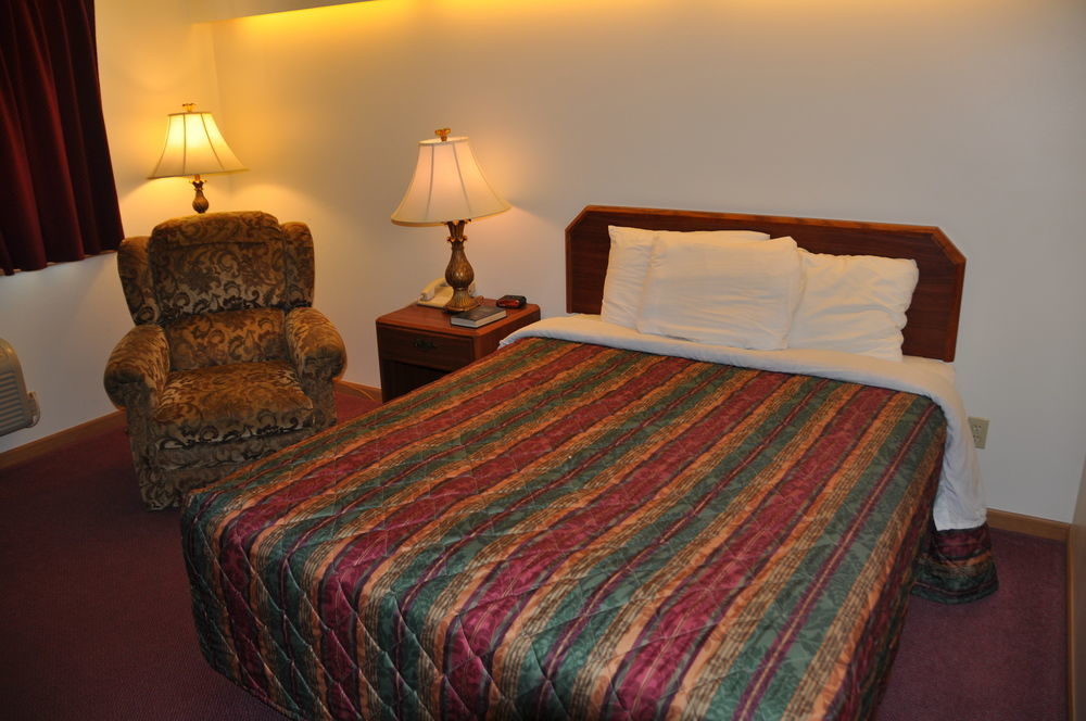 Shepherd Mountain Inn & Suites Pilot Knob Bagian luar foto