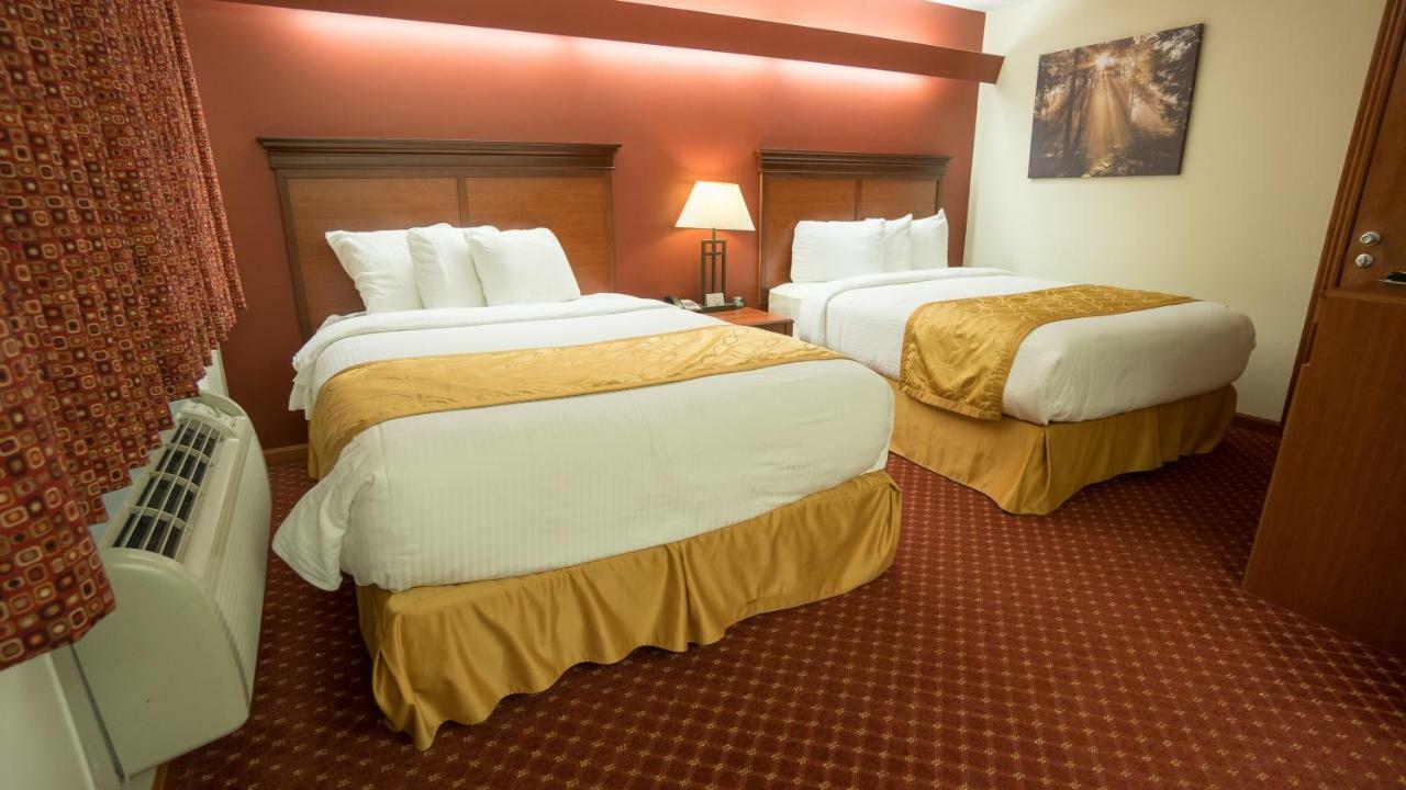 Shepherd Mountain Inn & Suites Pilot Knob Bagian luar foto