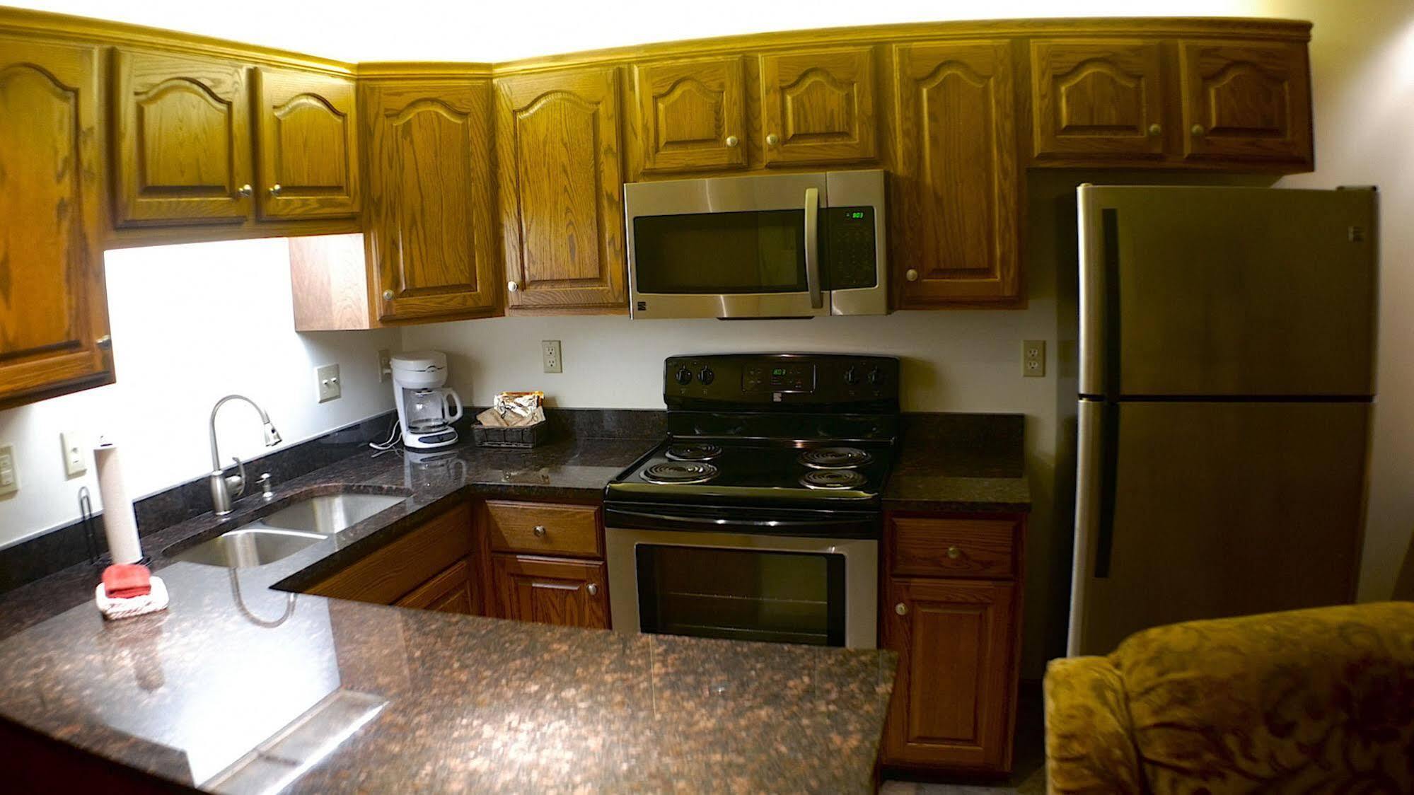Shepherd Mountain Inn & Suites Pilot Knob Bagian luar foto